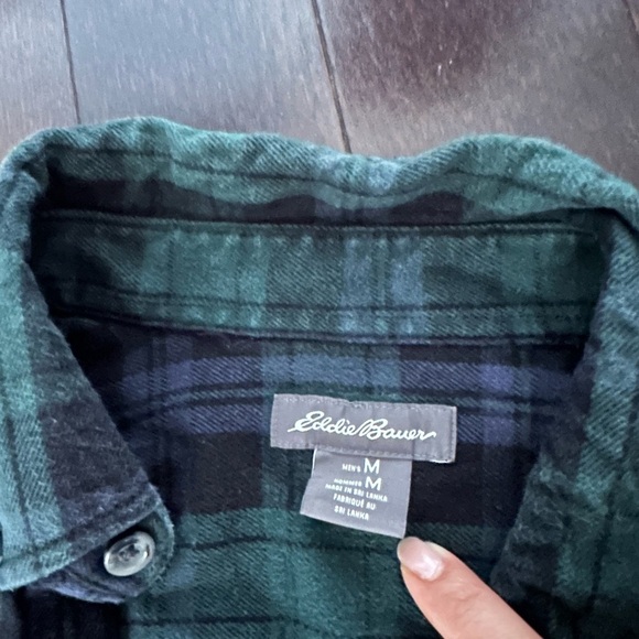 ⚡️2/$25⚡️ Eddie Bauer 100% Cotton Green Plaid Flannel Shirt | Sz M Cabincore - Picture 2 of 10